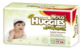 Подгузники HUGGIES - Naturemade - 2  для девочек ( 4 - 8 ) кг. ( 54 шт )