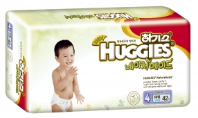 Подгузники HUGGIES - Naturemade - 4 для мальчиков ( 10 - 14 ) кг. ( 42 шт )